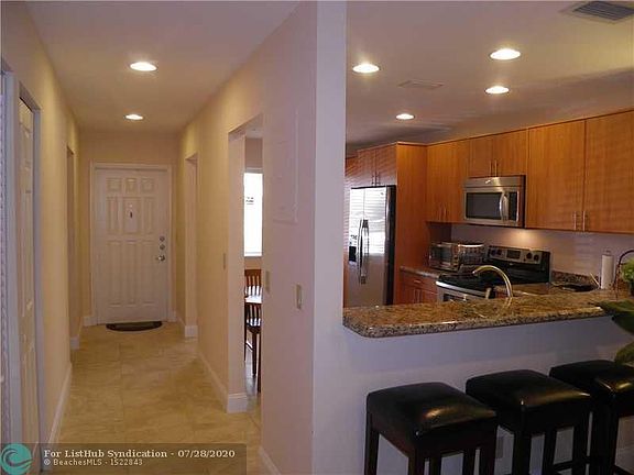 3rd image of 447 Lakeview Dr APT 4