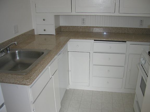 2nd image of 3333 Broderick St APT 304