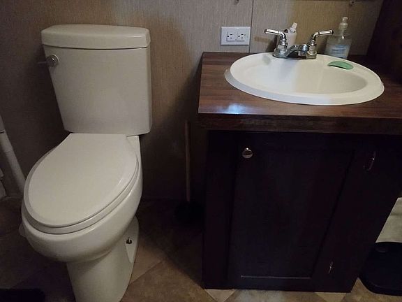 4th image of 131 Jade Dr #16