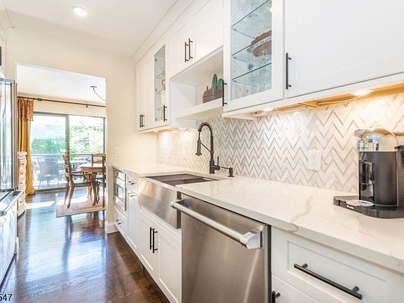 5th image of 5 Tulip Ln