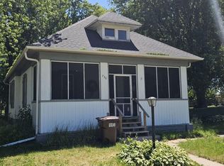 738 1st St, West Brooklyn, IL 61378