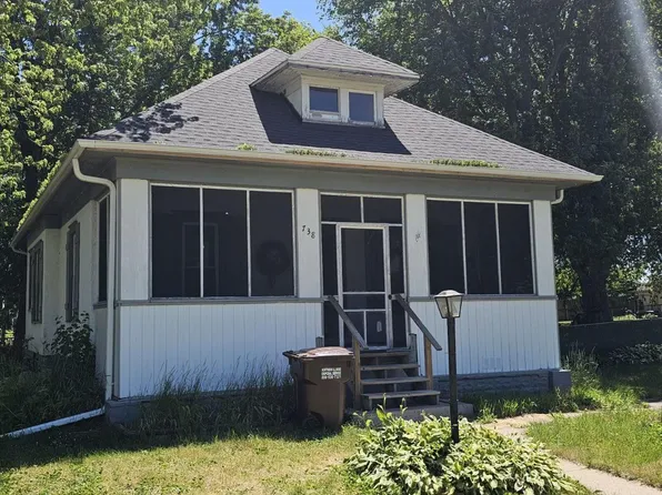 738 1st St, West Brooklyn, IL 61378