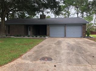 408 S Amherst Dr, West Columbia, TX 77486