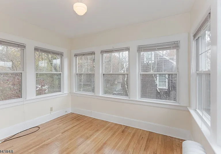 45 Essex Ave — Photo 8