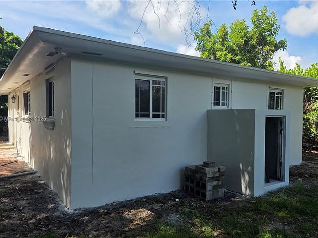 2nd image of 3411 Charles Ave