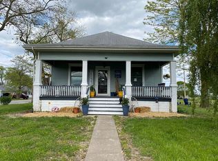 413 S Main St, Medora, IL 62063