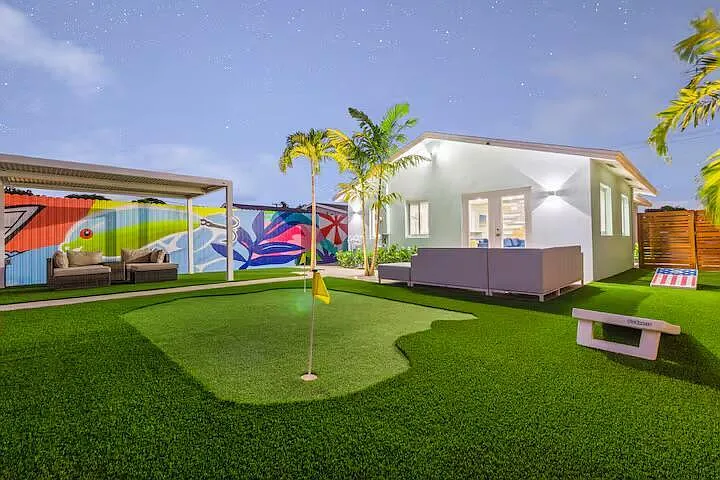 2 bed, 1.0 bath, 971 sqft, $7,500 — Photo 3