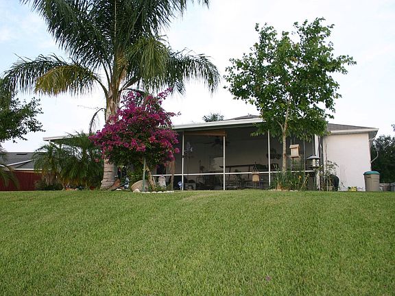 SCREENED PORCH