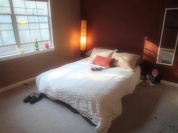 4th image of 2376 Gregory Dr
