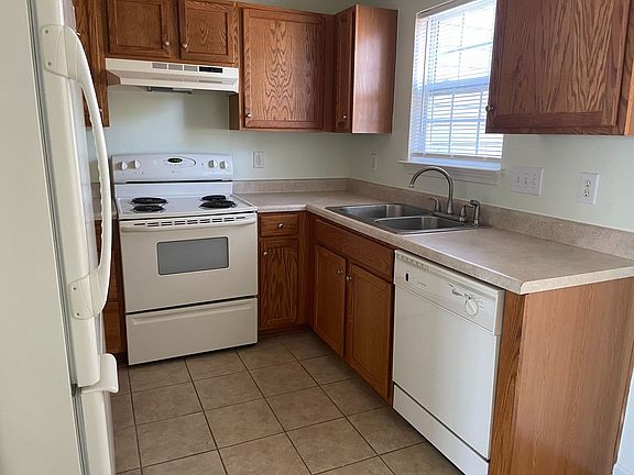 3rd image of 335 Malamute Ln