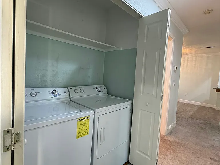 576 W Parr Ave #24 — Photo 17