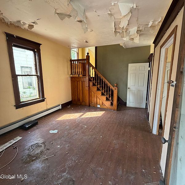 3rd image of 1110 Chrisler Avenue