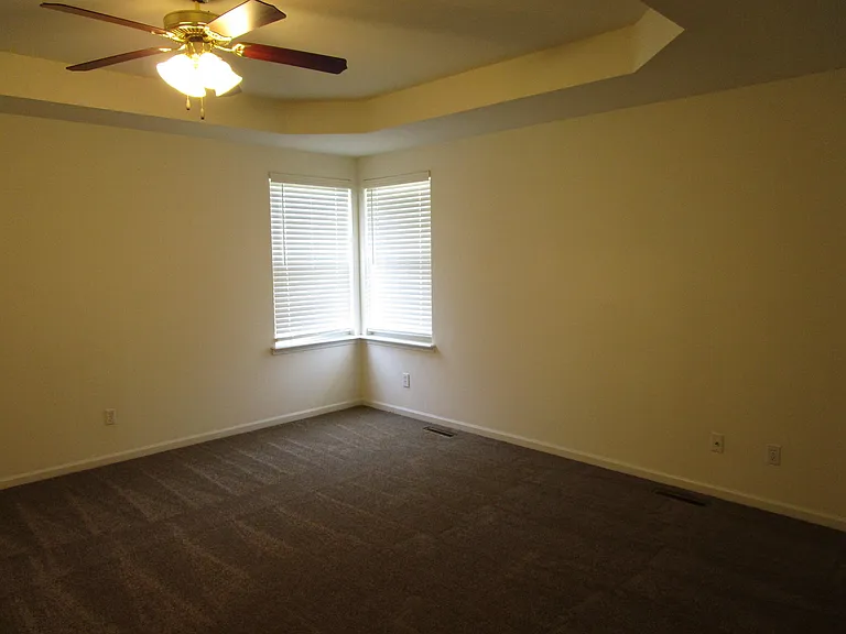 1725 Louise Cir — Photo 27