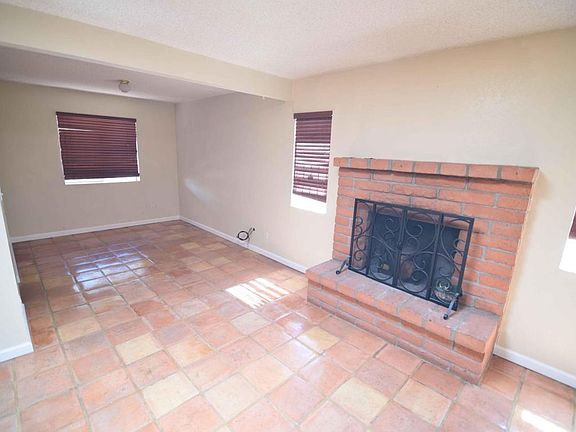 4th image of 2202 N Fickett Ave