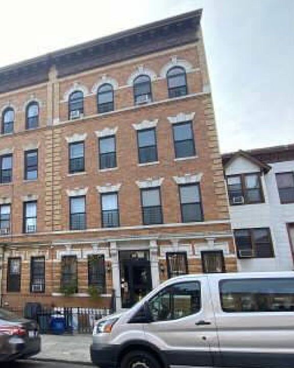 1st image of 836 Jefferson Ave #2A