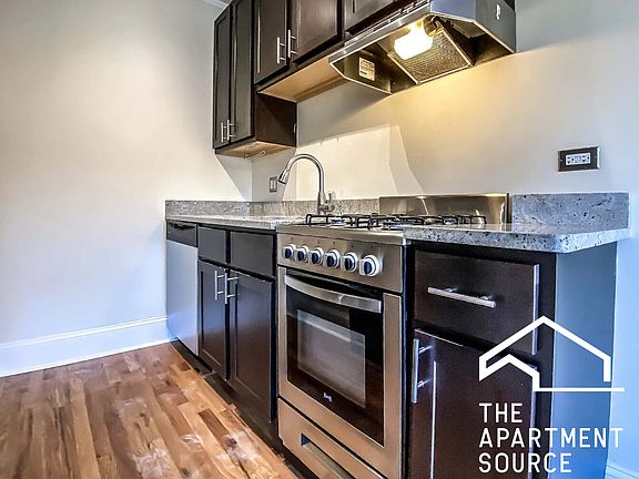 3rd image of 4743 N Hermitage Ave #4