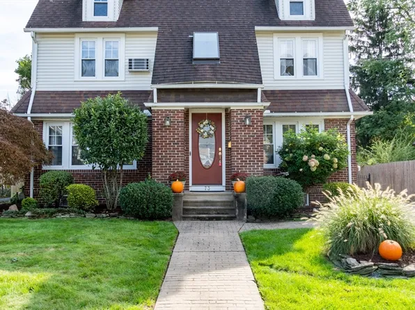 73 Reed St, Agawam, MA 01001