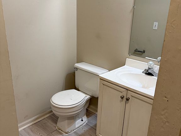 2nd image of 600 S Glenwood Ave APT G