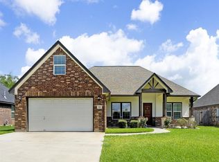 110 Jefferson St, Clute, TX 77531