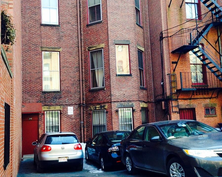 2nd image of 249 Commonwealth Ave APT 3