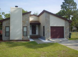 5739 Trevino St, Hope Mills, NC 28348