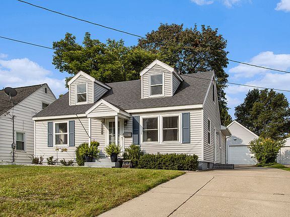 2nd image of 2901 Belknap Ave NE