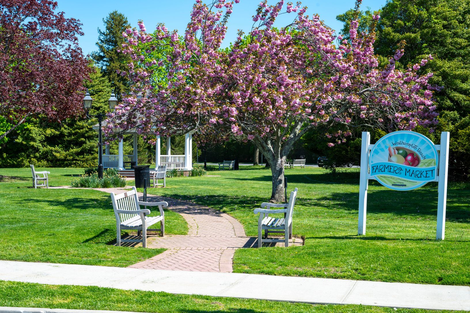 Walk to Westhampton Village