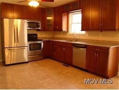 5th image of 115 Pineview Dr