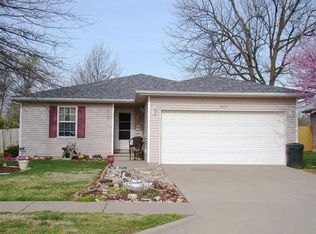 207 N Westport Ave, Springfield, MO 65802