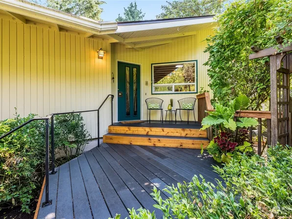5111 NE 201st Place, Lake Forest Park, WA 98155