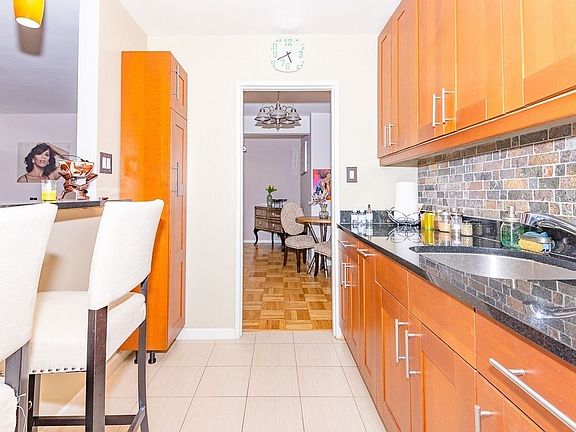 5th image of 385 E 16th St APT 2B