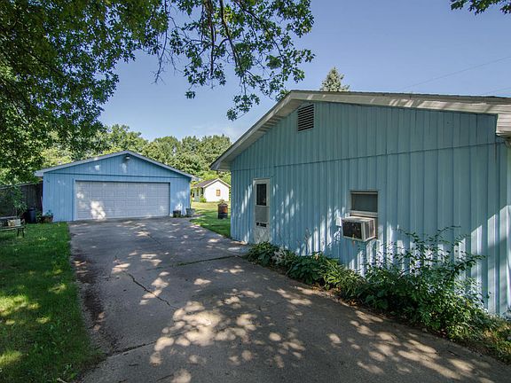 3rd image of 69426 Ironwood Dr