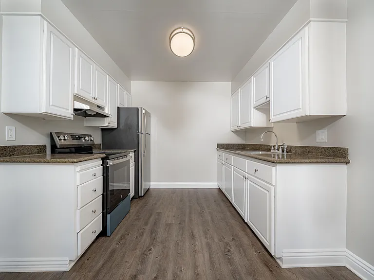 Palms B17 kitchen (1) Palms B17 kitchen (1)