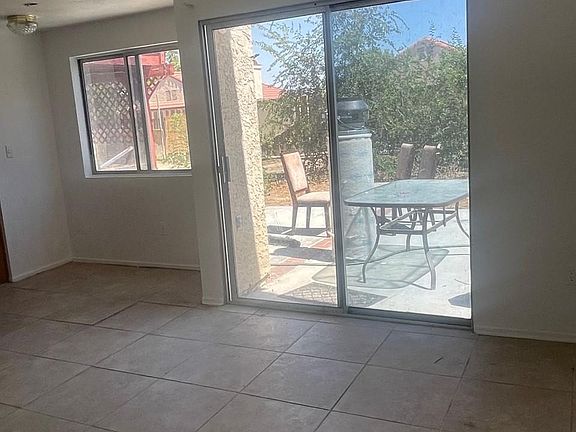 3rd image of 38242 La Loma Ave