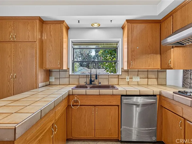 10401 Wystone Ave — Photo 17