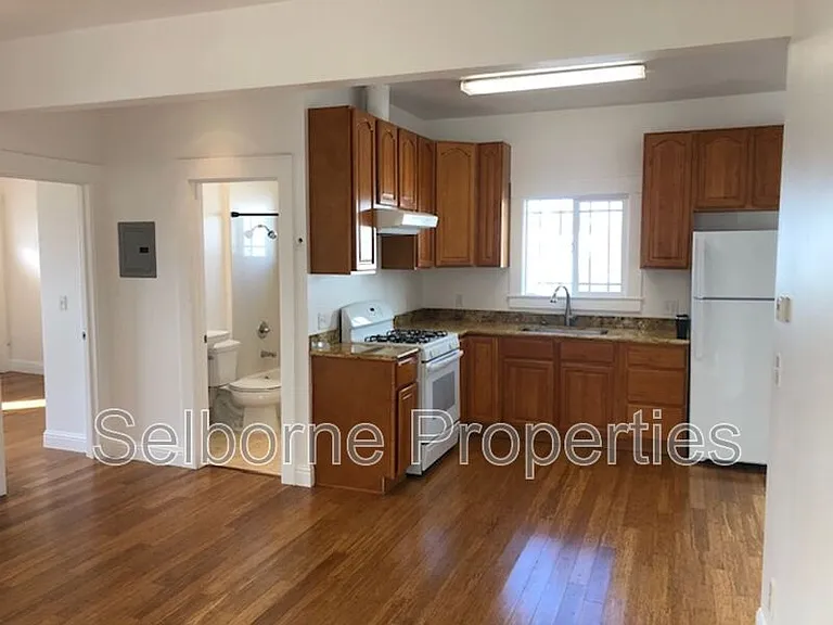 939 International Blvd — Photo 13