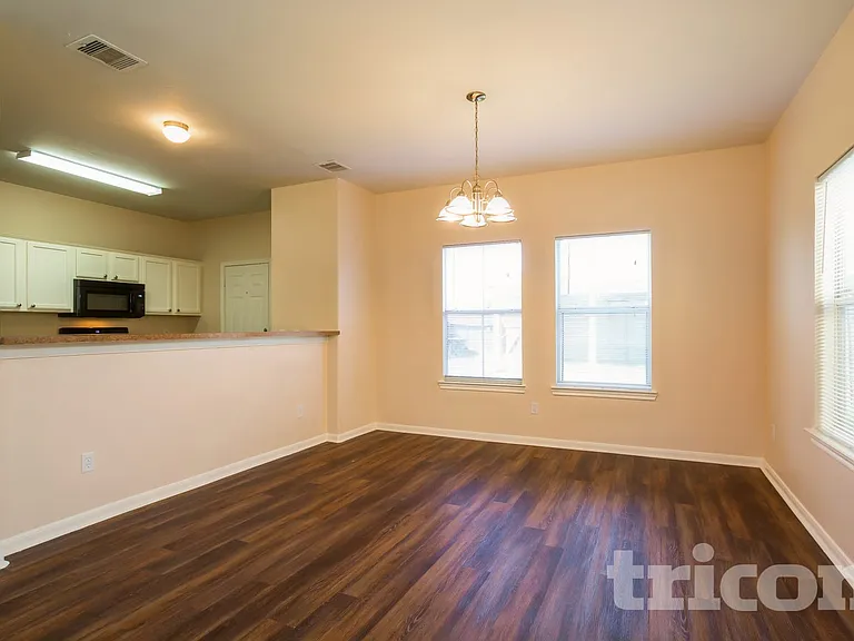 11403 Carla St — Photo 4