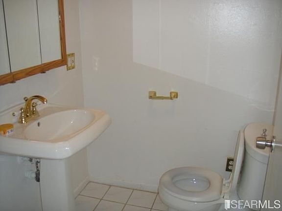 3rd image of 2550 Greendale Dr