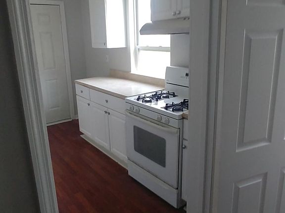 4th image of 1519 Purdue Ave