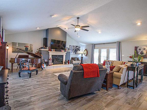 4th image of 2825 Chatham Ln