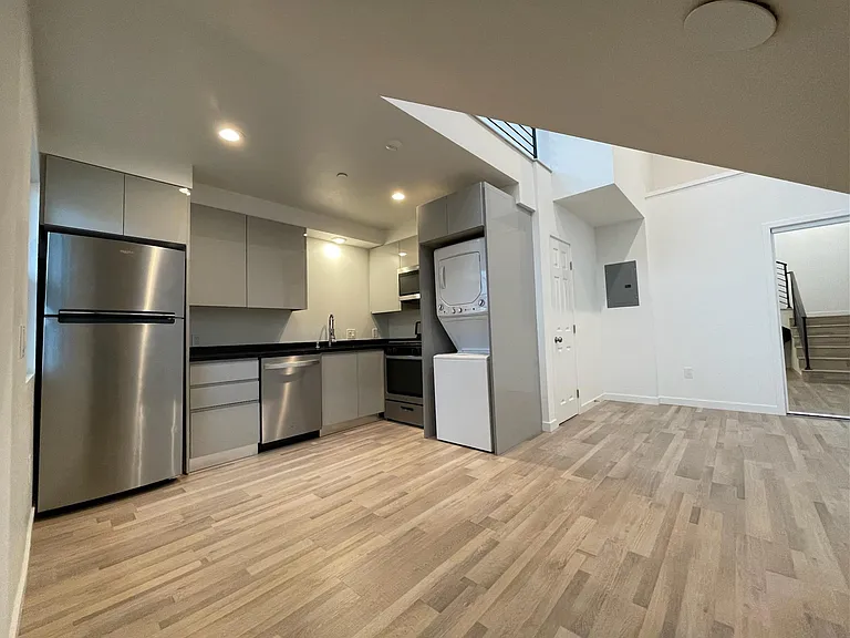 229 Granada Ave #3 — Photo 8
