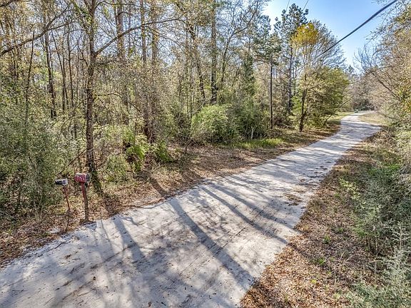 3rd image of 146 Windsong Cir N