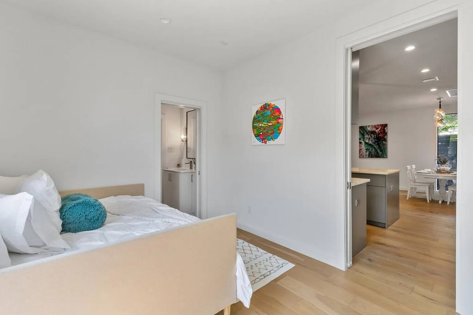 4 bed, 4.0 bath, $6,923 — Photo 3