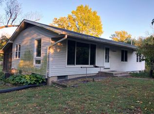 13835 Klaus Lake Rd, Highland, IL 62249