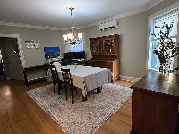 5th image of 5910 N Campbell Ave