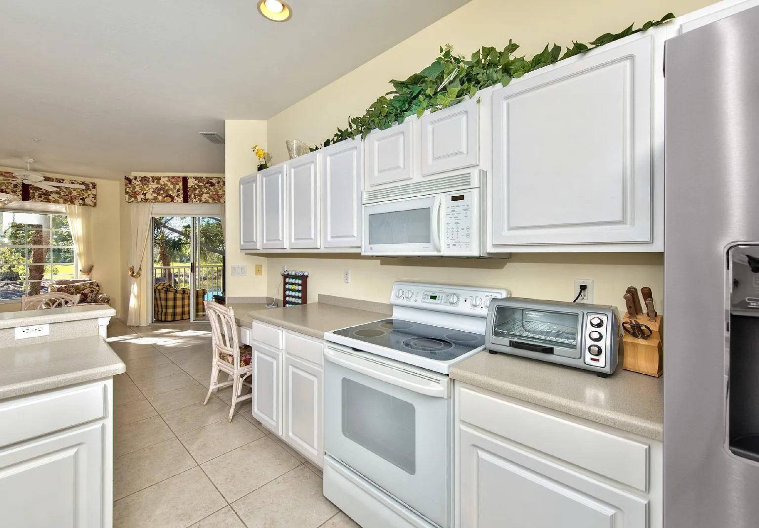 3 bed, 2.0 bath, 1988 sqft, $6,500 — Photo 1