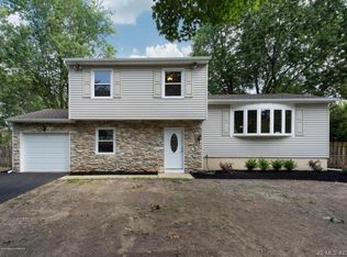 195 Pheasant Dr, Bayville, NJ