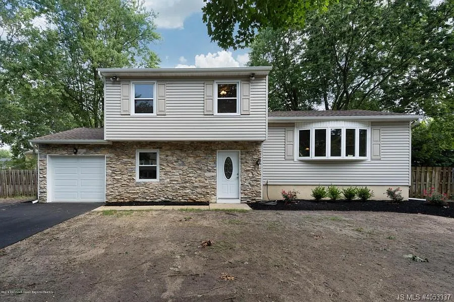 195 Pheasant Dr photo 1