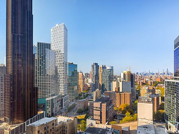 4th image of 80 Dekalb Ave #21A