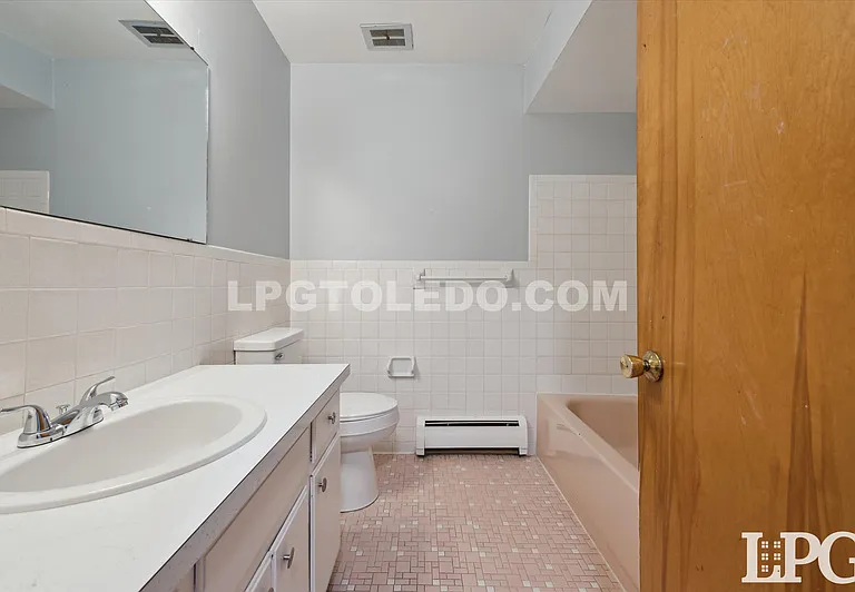 3310 Arlington Ave #4 — Photo 12